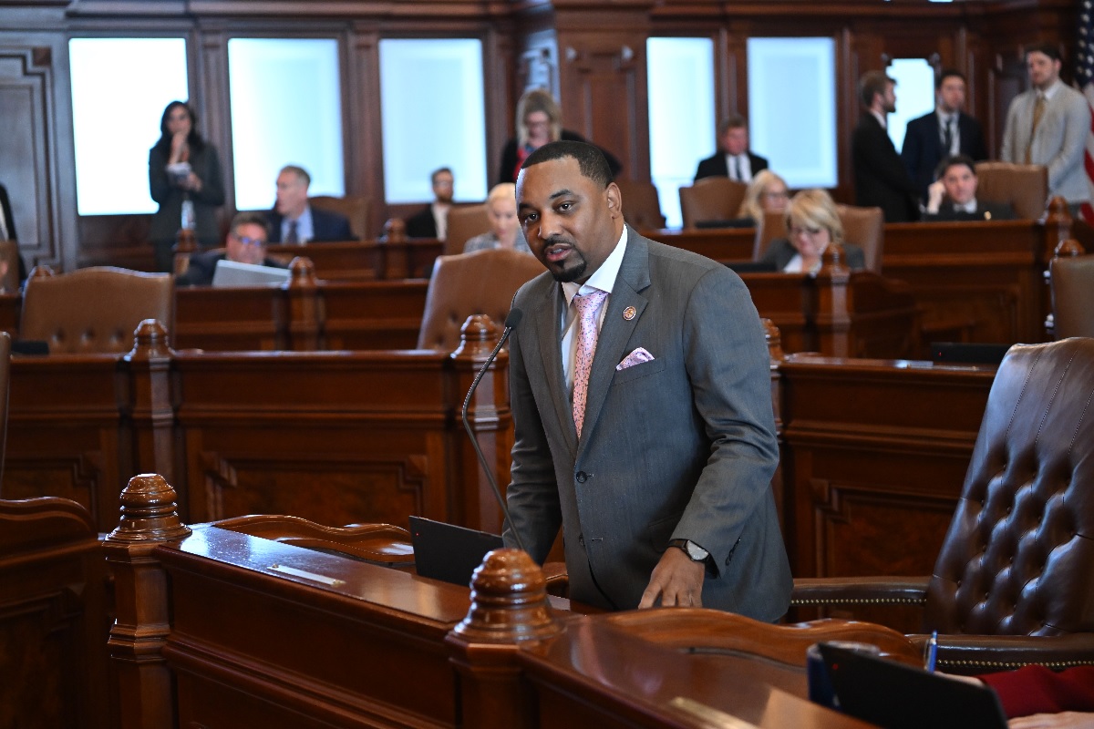 State Senator Willie Preston speaks on the Senate floor