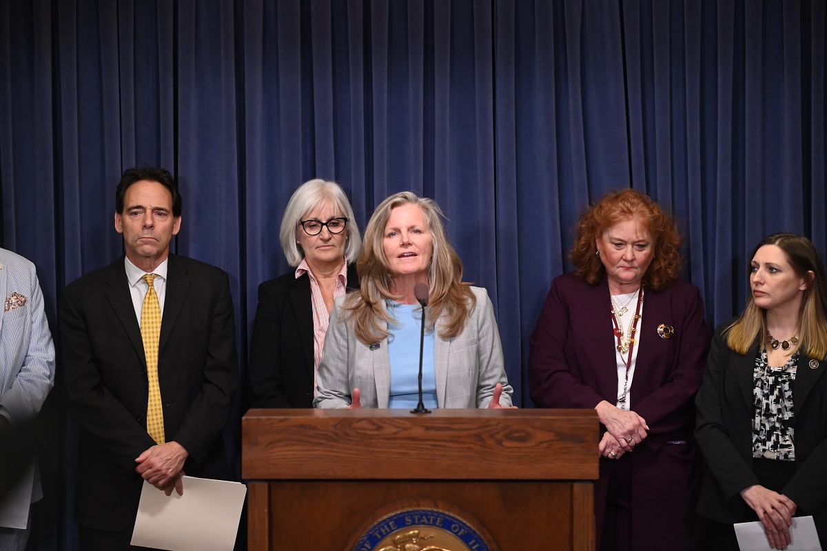 (Photo) State Senator Laura Ellman joined by State Senators Mary Edly-Allen, Laura Murphy, Rachel Ventura, Steve Stadelman and more at a press conference on the Senate’s AI protection package at the Blue Room in the capitol on Wednesday.