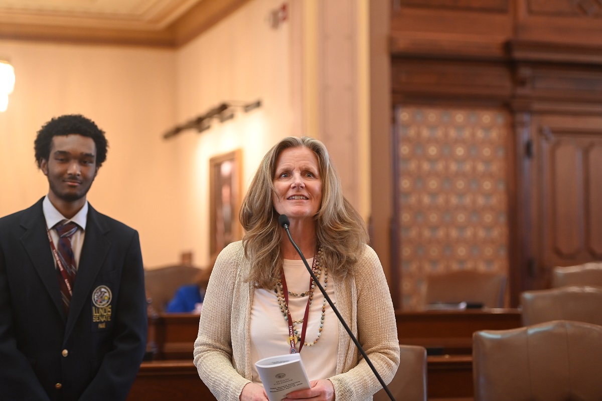 (Photo) Sen. Ellman speaks on the Senate floor