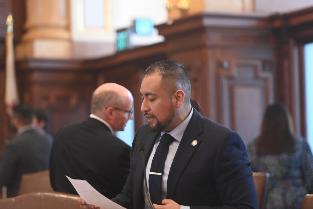 State Senator Javier Loera Cervantes speaks on the Senate floor