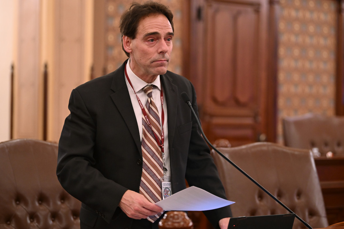 State Senator Steve Stadelman on the Senate floor