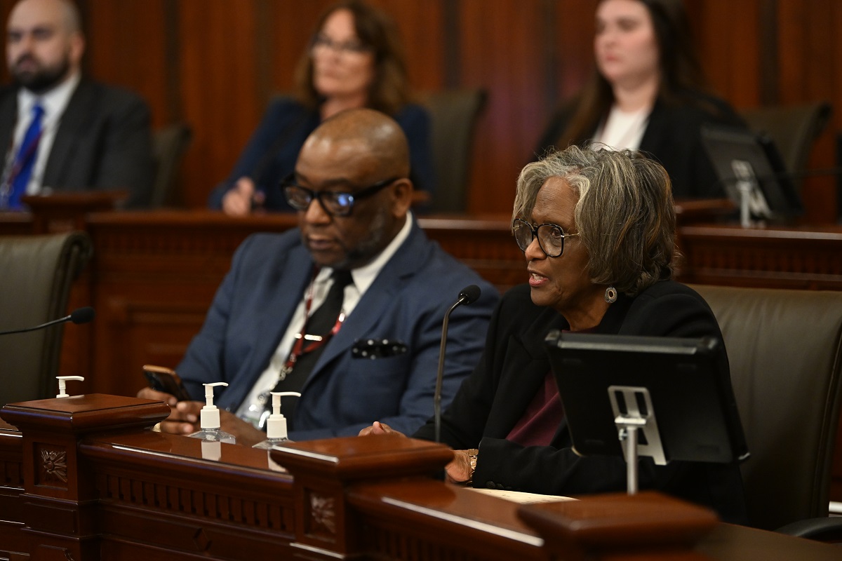 (Photo) Sen. Turner in committee