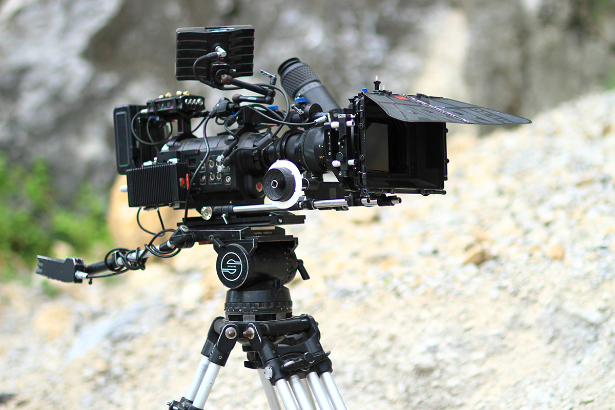 (Photo) Movie camera on location