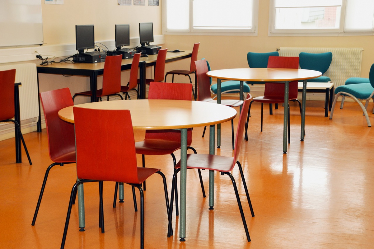 Computer class room stock zoomout