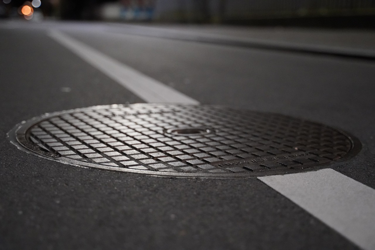 Sewer cover belt