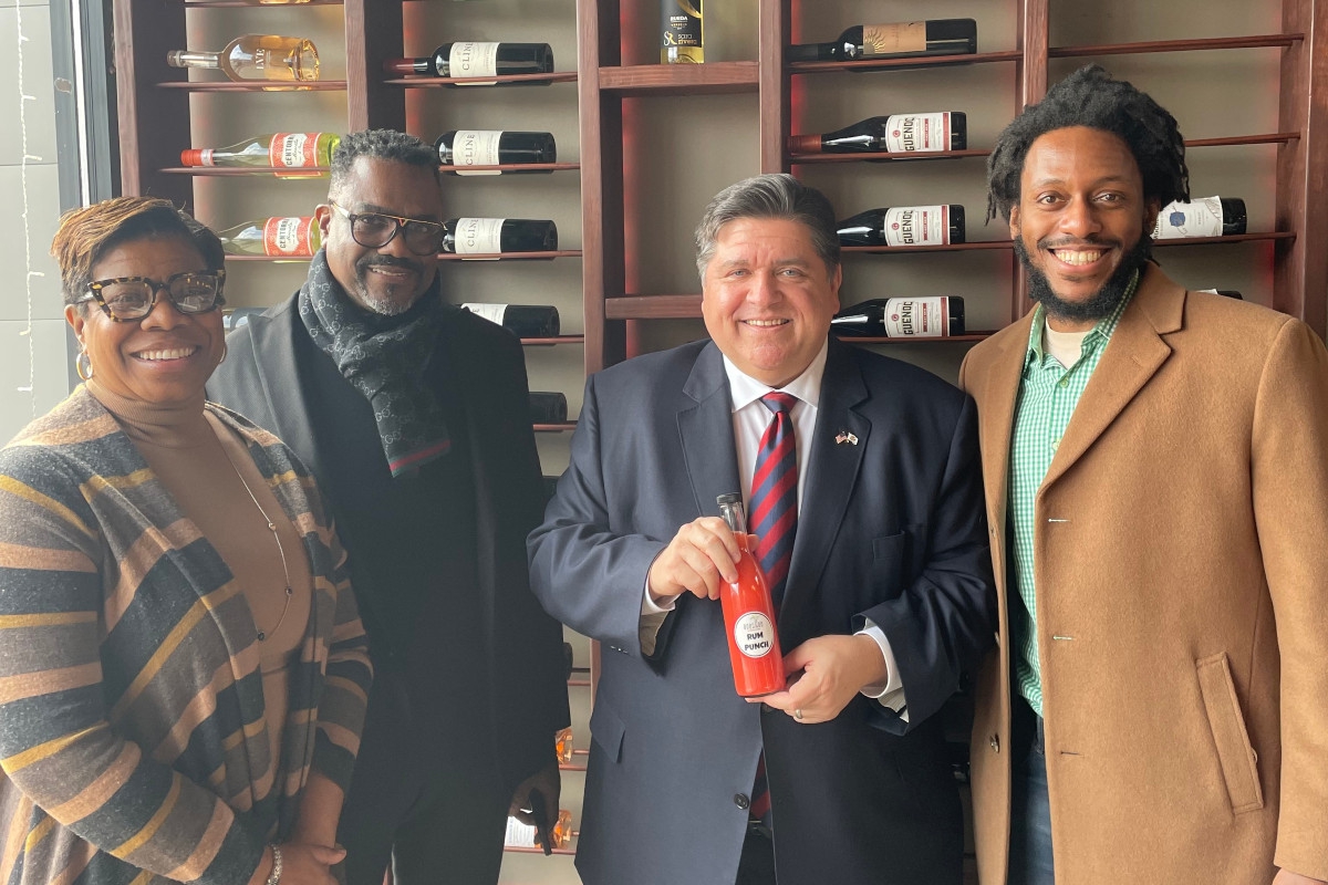 Simmons with Governor in Evanston1