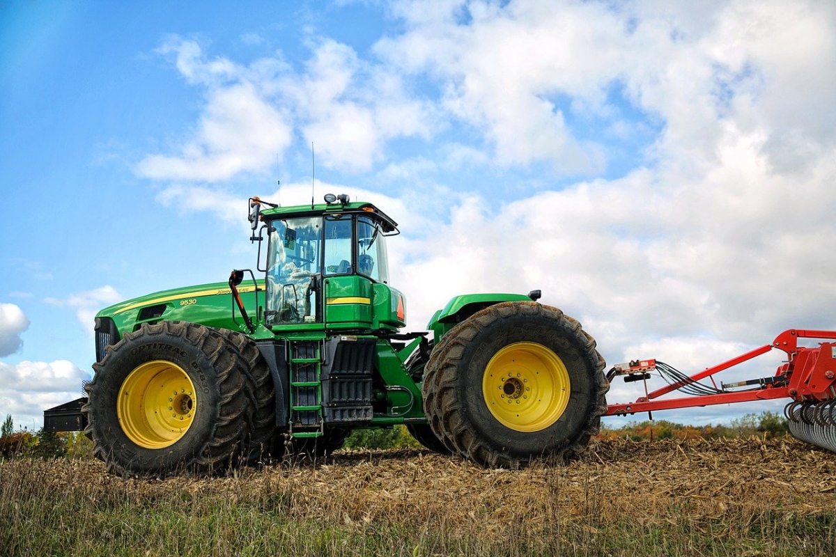 Tractor farming