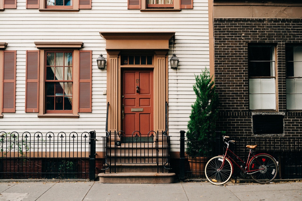 House Sidewalk - 050622